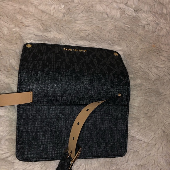 Michael Kors Belt bag - Picture 6 of 7
